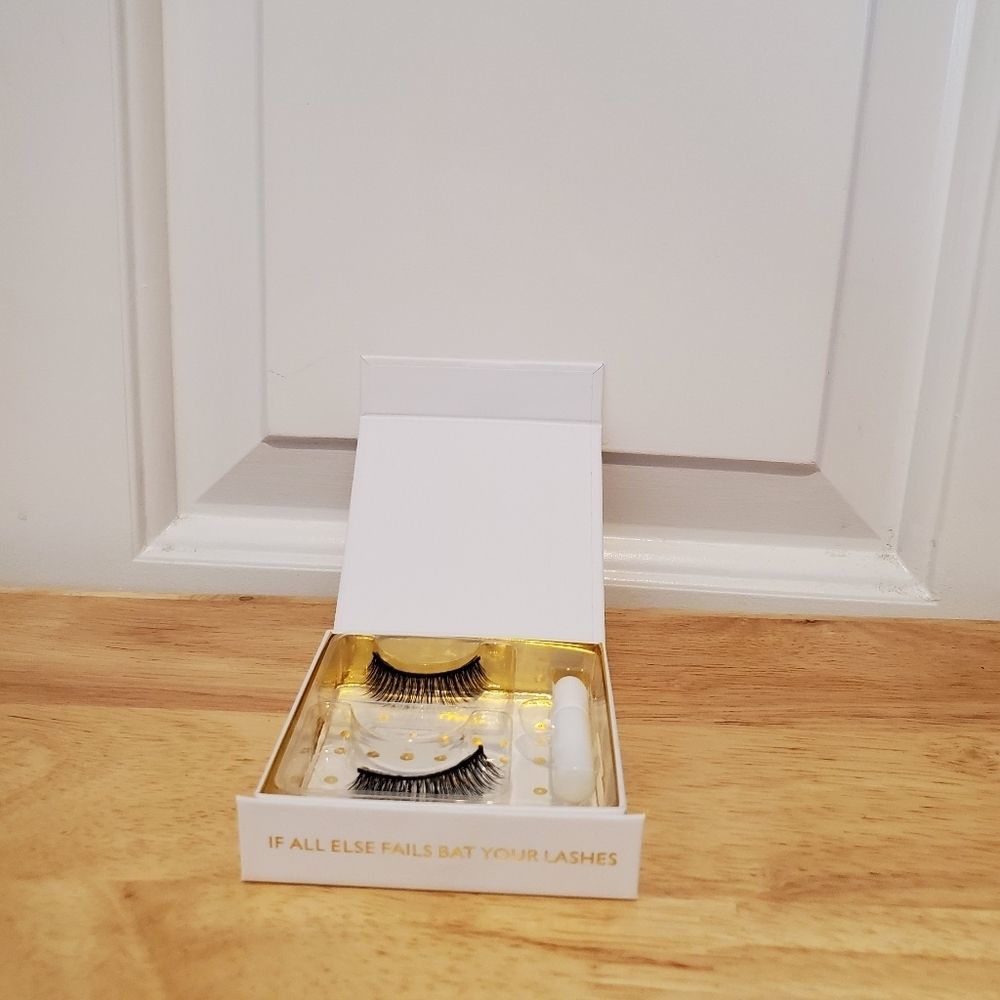fab fit box Lashes